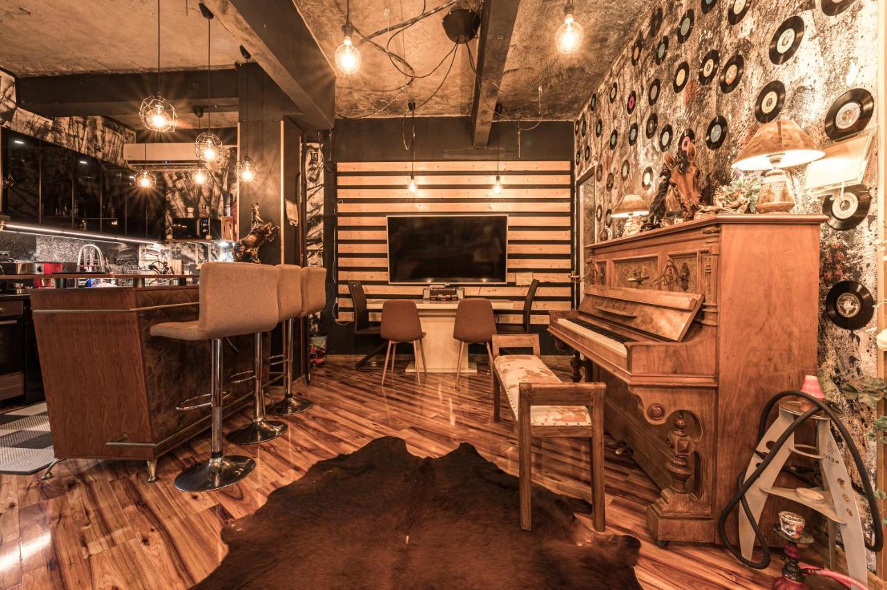 King Lux - Top Location - Massage - Garden! *