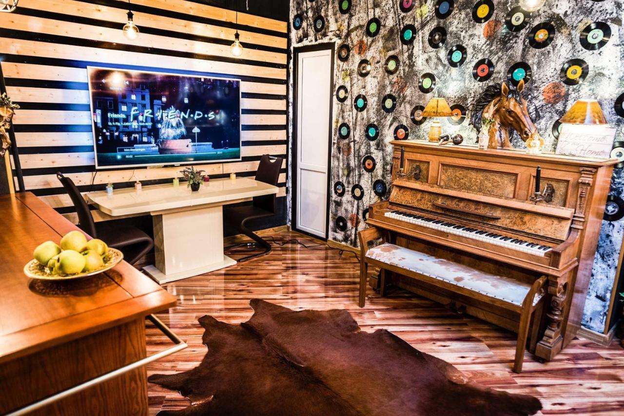 King Lux - Top Location - Massage - Garden! Appartamento