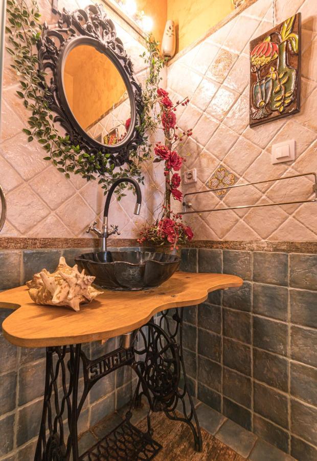 King Lux - Top Location - Massage - Garden! *